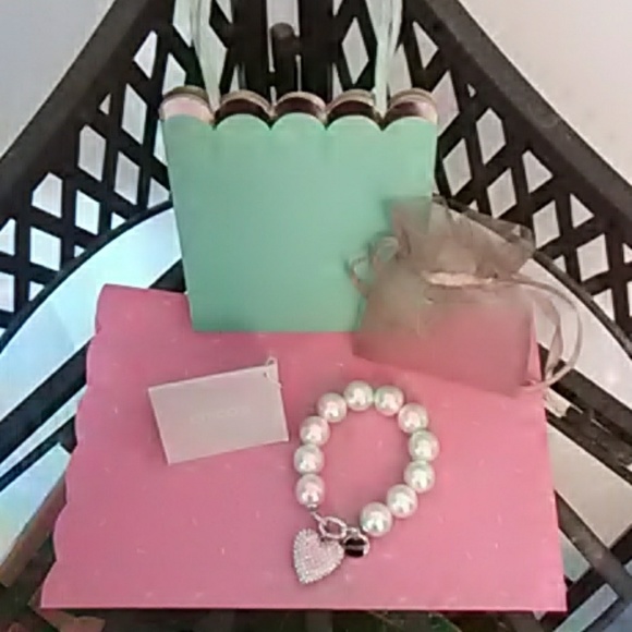 Chico's Jewelry - Chicos stretch bracelet with heart